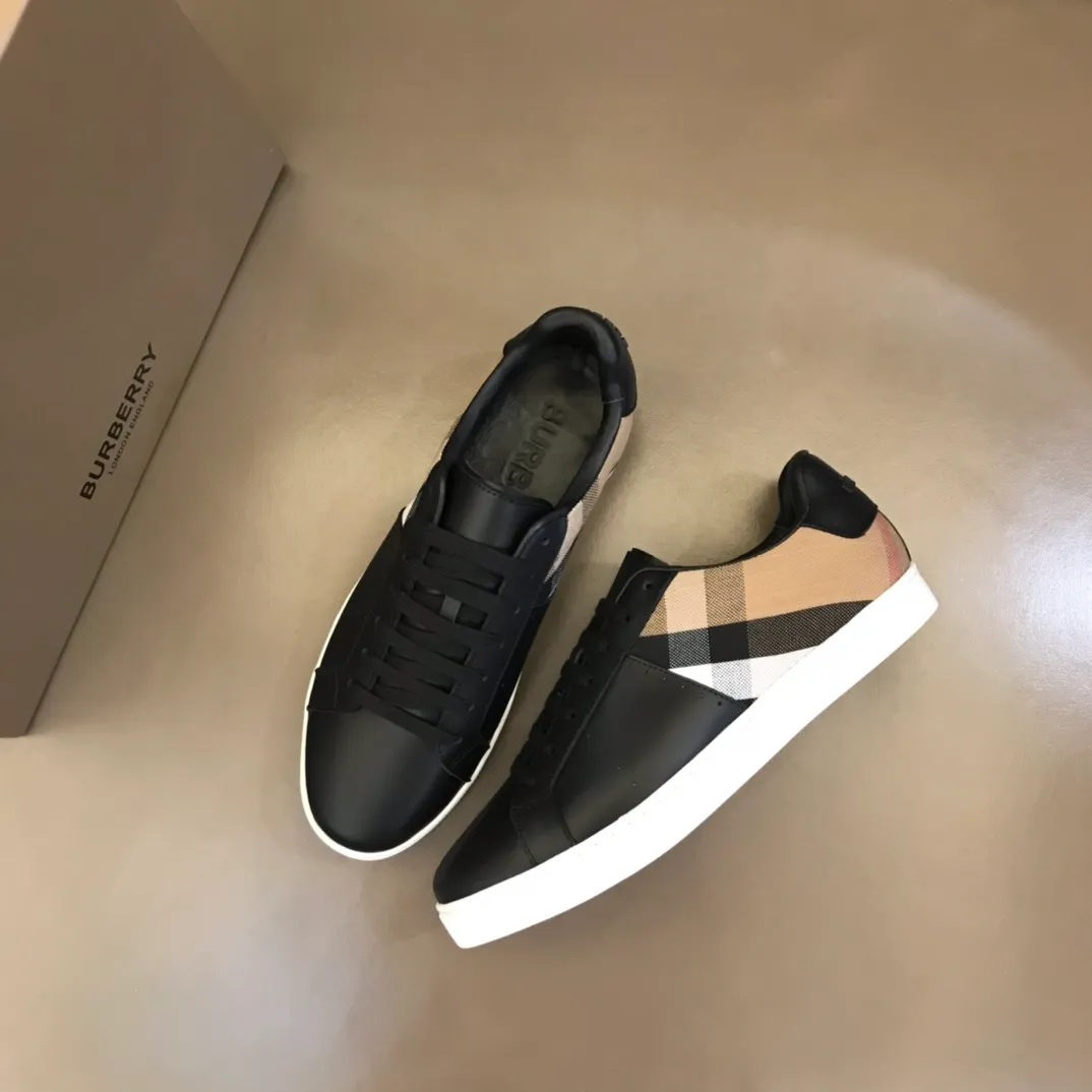 ¥380▫️B’s men’s classic low-top sneakers are reinterpreted in Vintage plaid cotton and cowhide materials, and decorated with a new brand logo. First-layer cowhide lining, embossed Burberry logo on the heel, and original TPU outsole! 38-44 (45 customized)